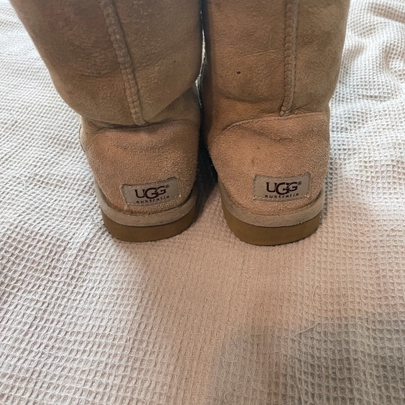 UGG Women’s Classic Short Boot Sand - Picture 10 of 10